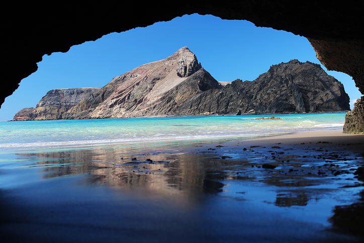 Goudkleurig zandstrand van Porto Santo tijdens een combinatiereis