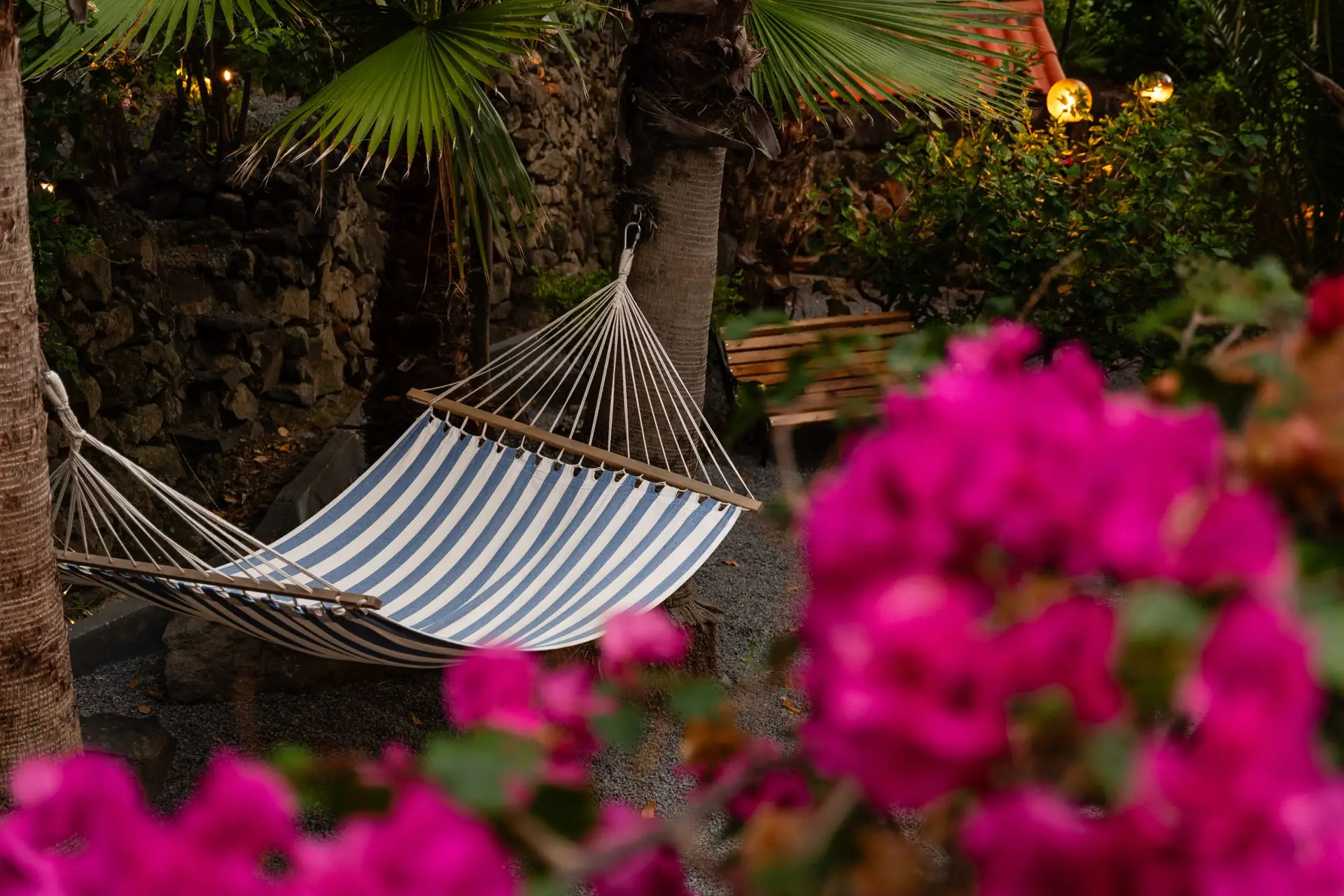 Ruime groene tuin en buitenruimte van Casas da Terça in Tábua