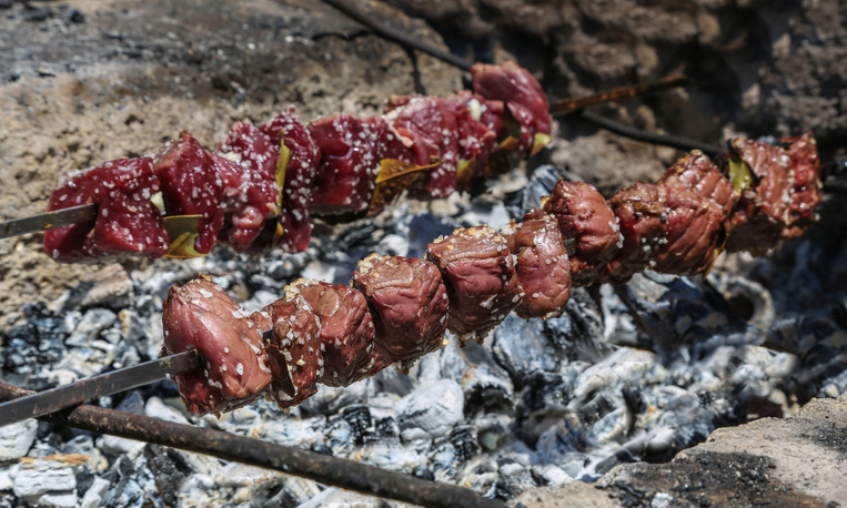 Espetada, Madeireens gerecht | Spi Travel bom dia Madeira
