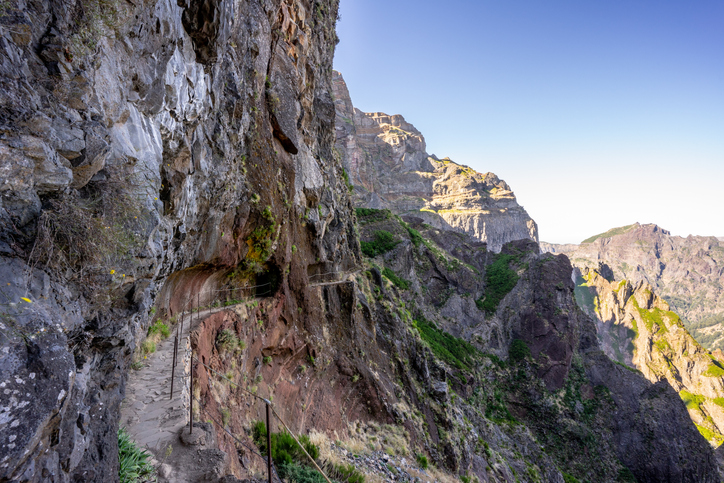 Bergkammen tussen Pico do Areeiro en Pico Ruivo