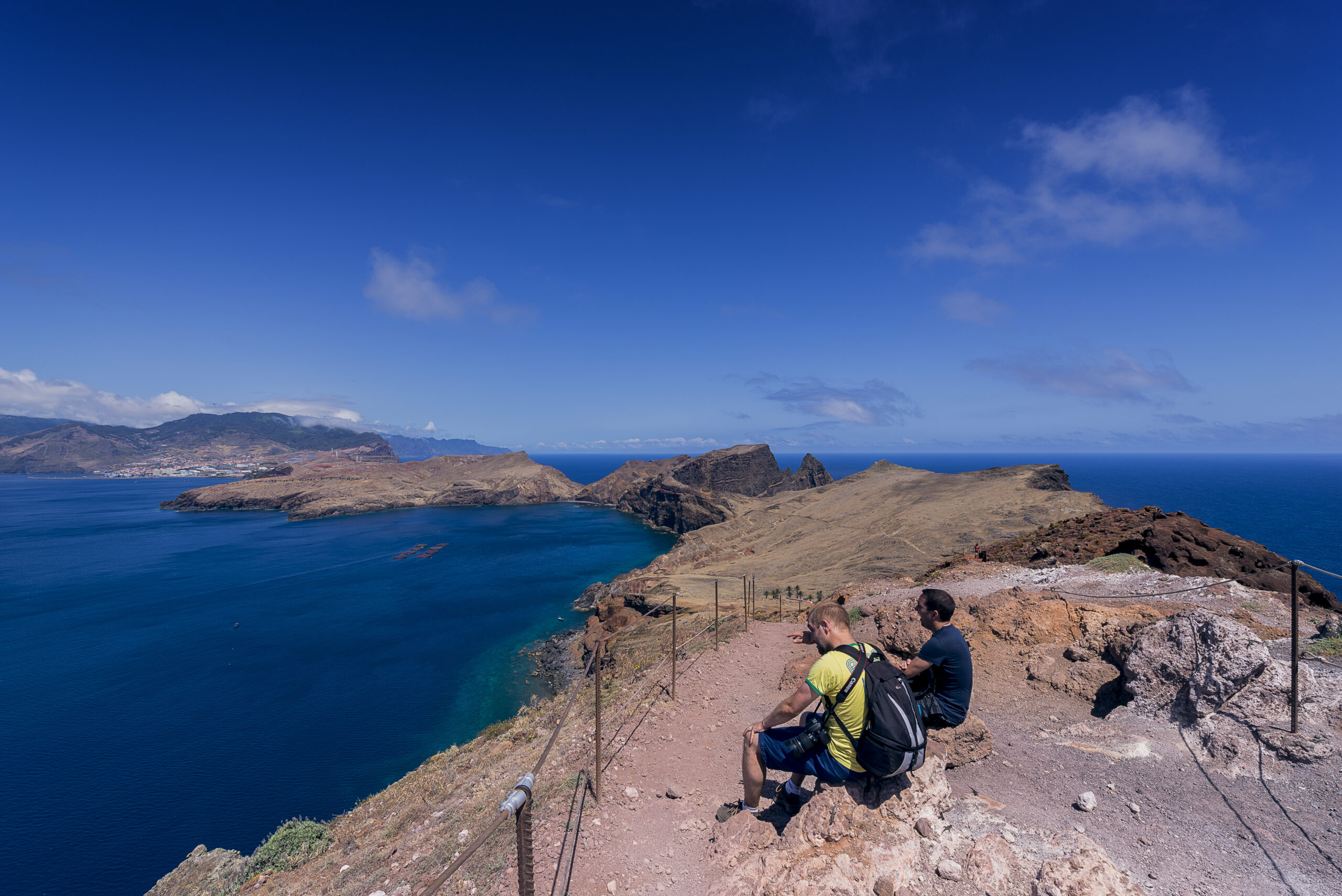 Droge en zonnige wandelroute Ponta de São Lourenço op Madeira in juni
