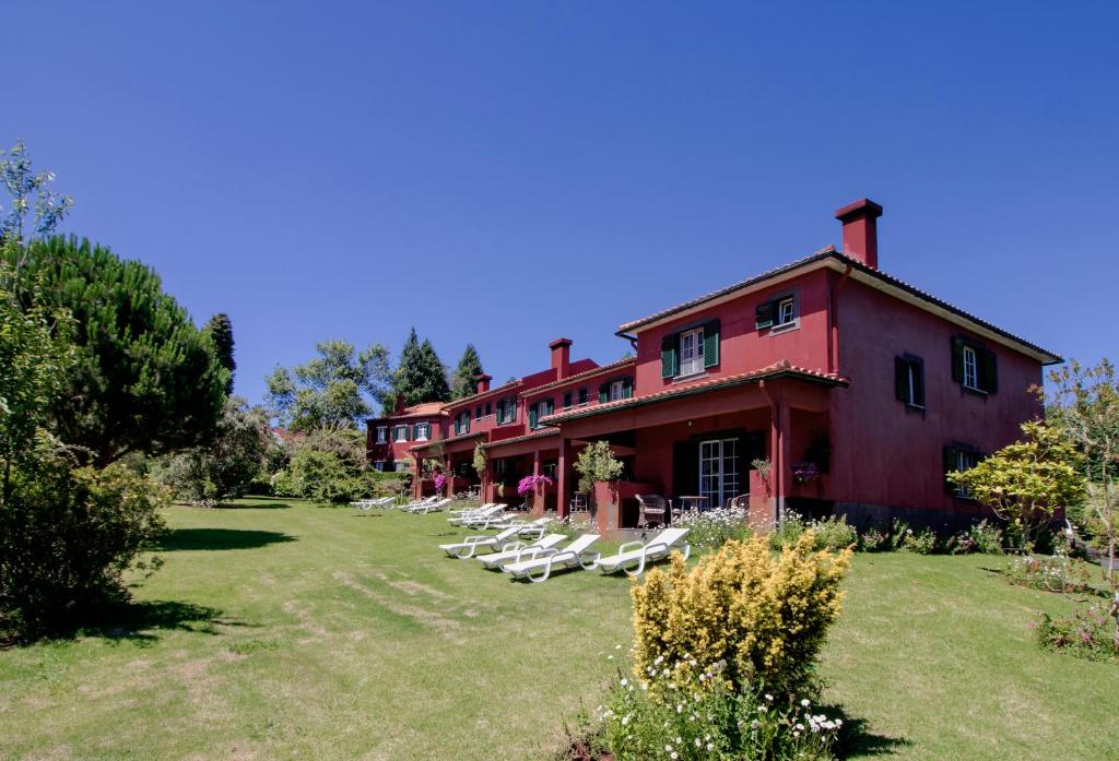 Terras en traditionele gebouwen van Quinta Santo António da Serra